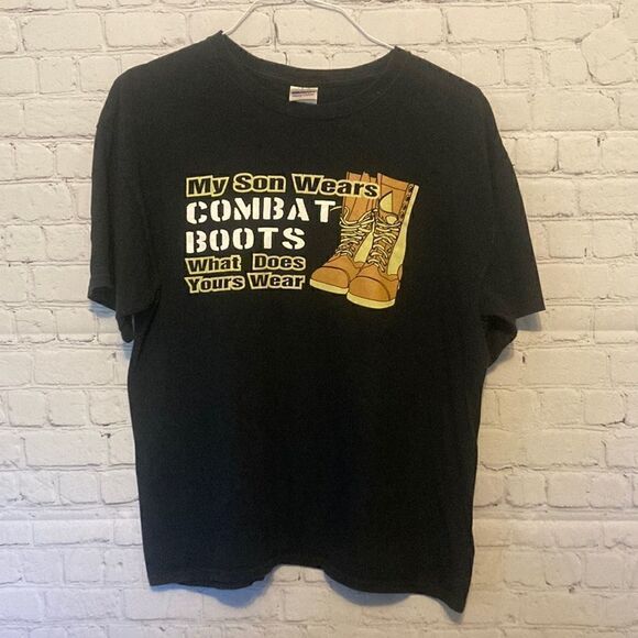Men’s Size Large T-Shirt  - Picture 1 of 2